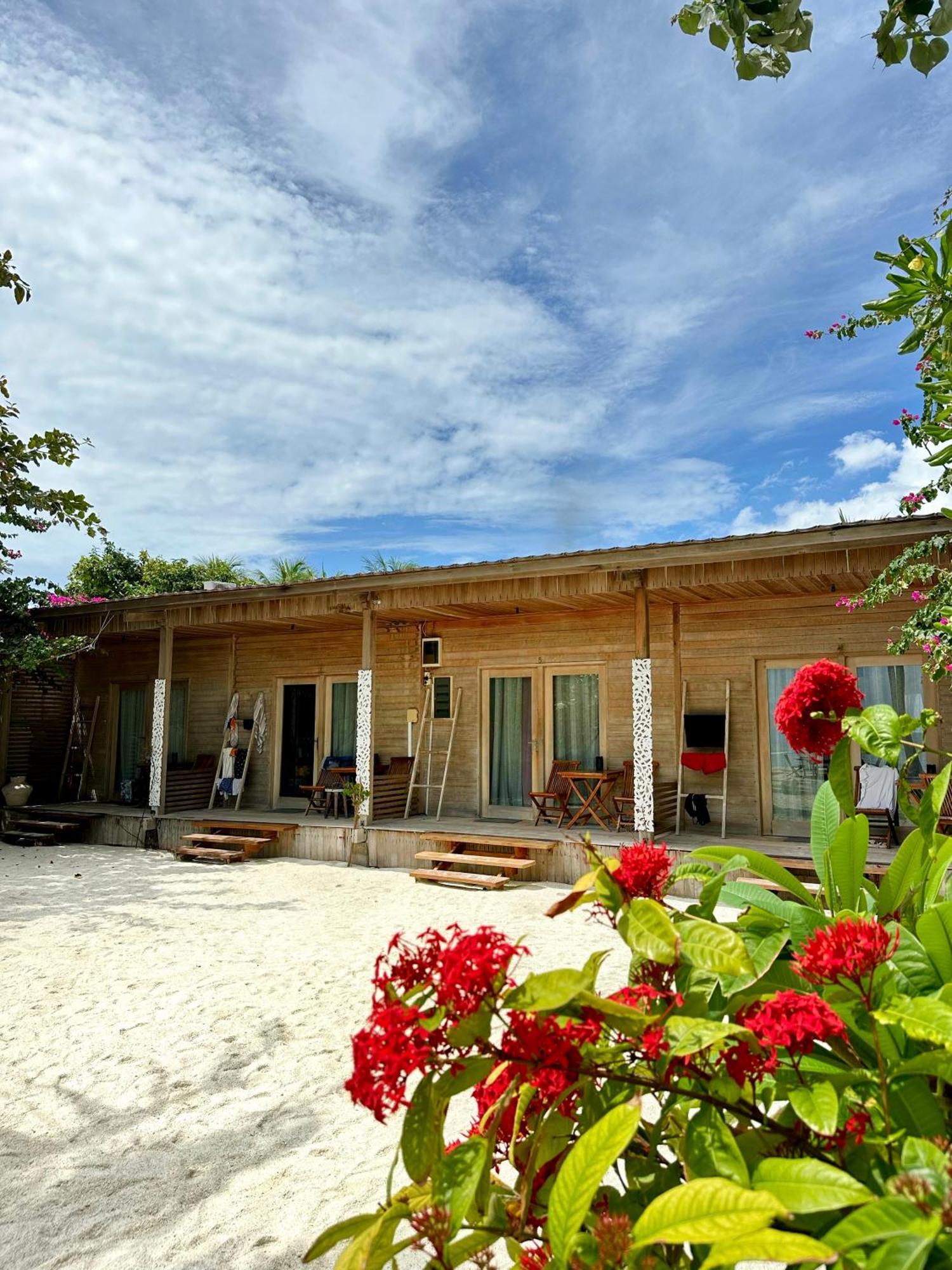 Met House Otel Thulusdhoo Dış mekan fotoğraf