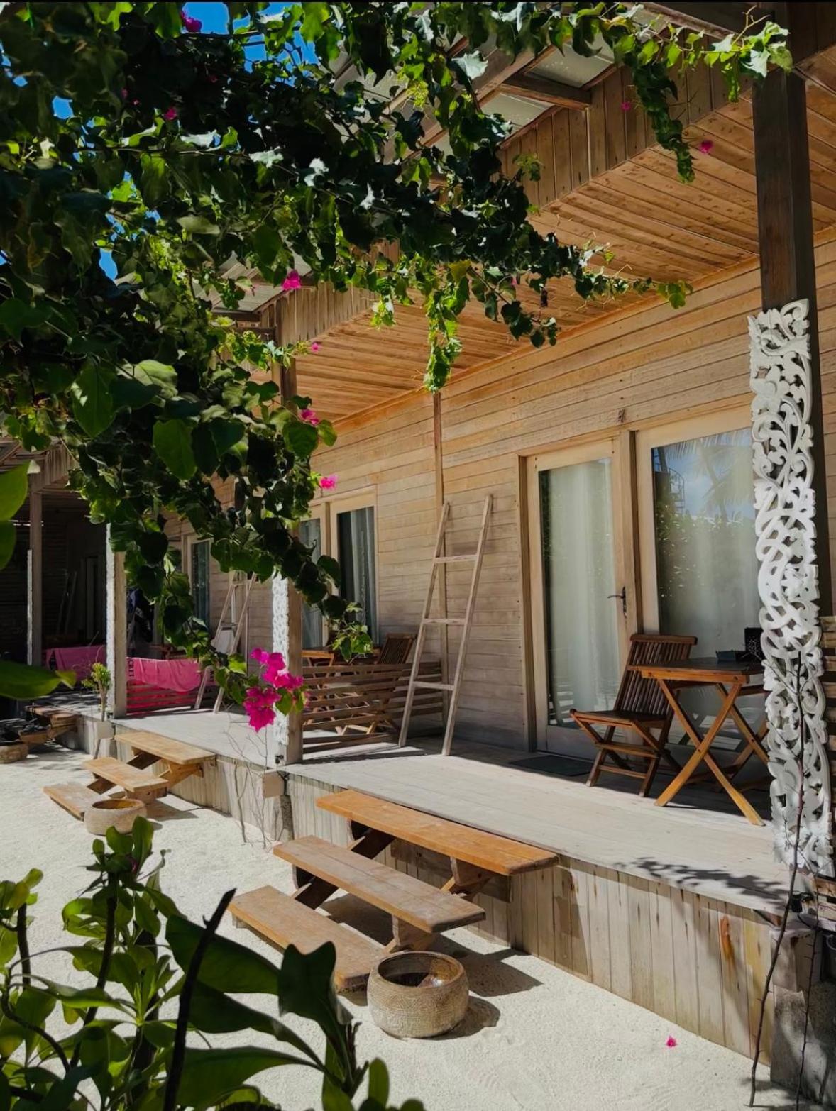 Met House Otel Thulusdhoo Dış mekan fotoğraf