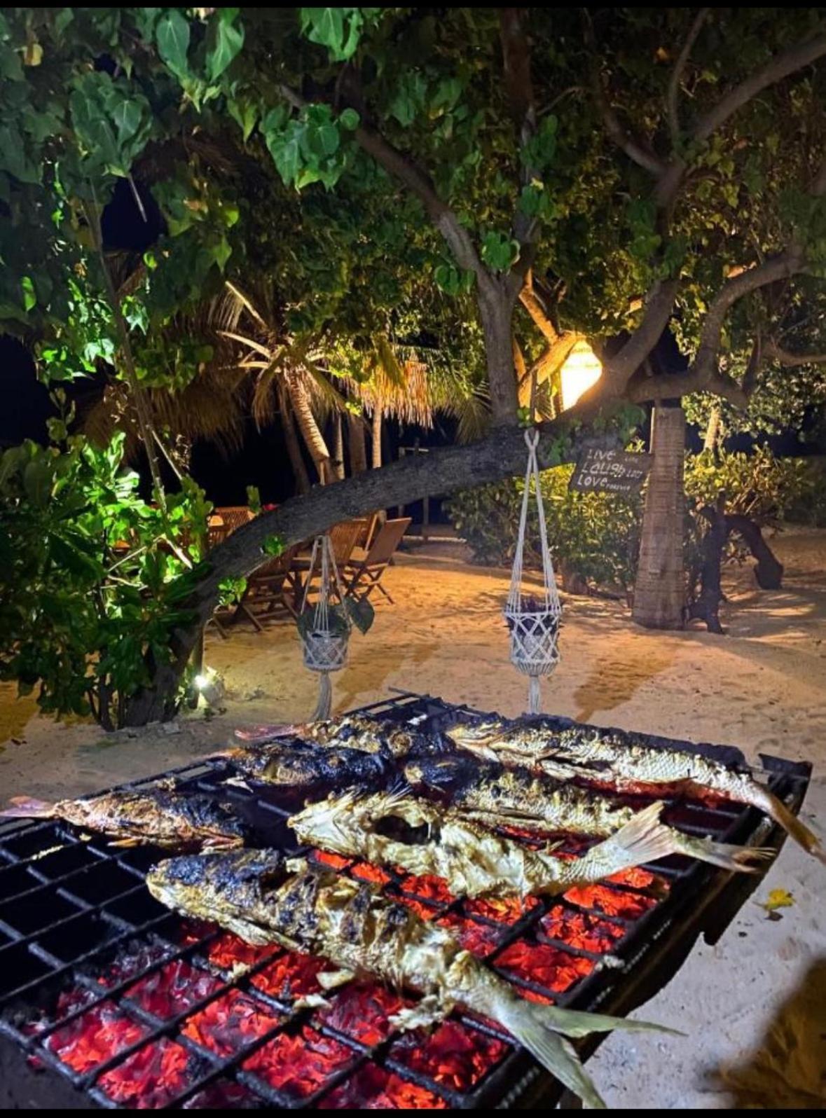 Met House Otel Thulusdhoo Dış mekan fotoğraf